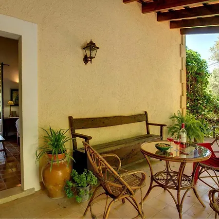 Villa Bennassar By Vintage Travel