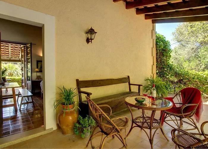 Villa Bennassar By Vintage Travel