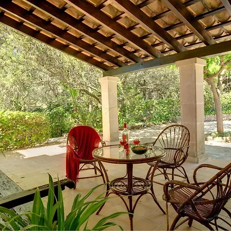 Villa Bennassar By Vintage Travel *